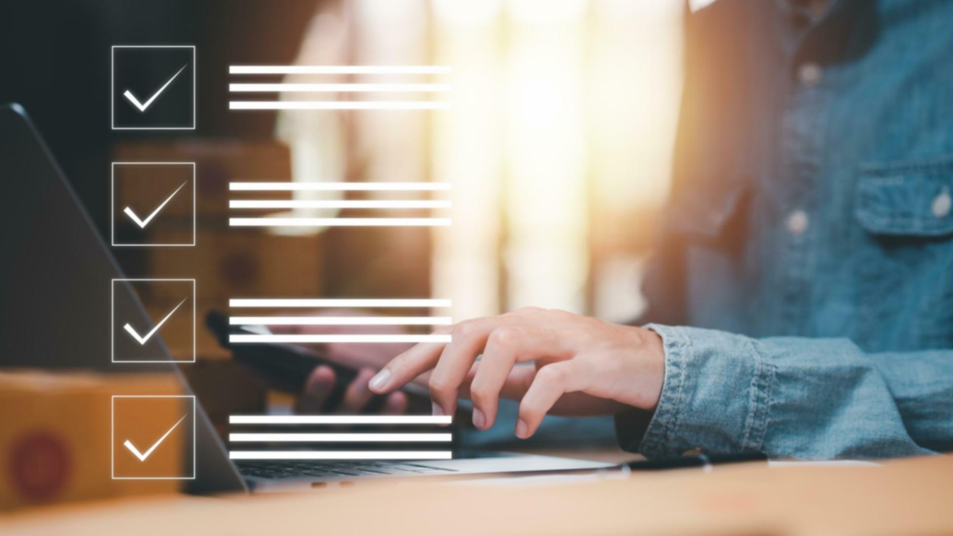 Materiales de analítica SEO organizados para consulta